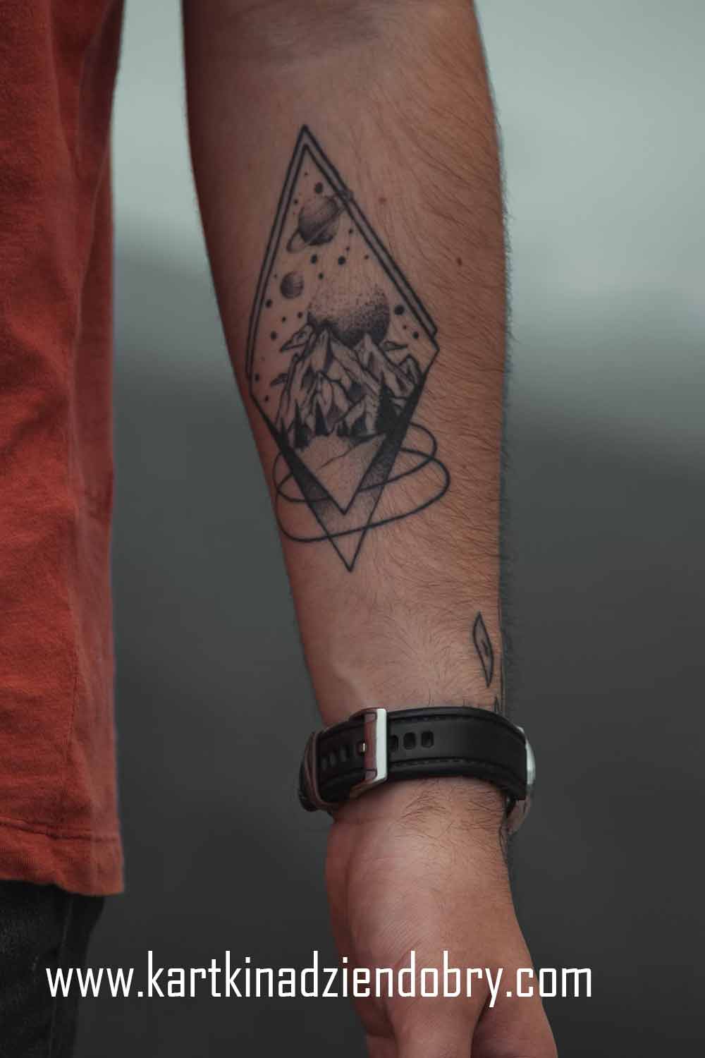 tatuaże męskie na rękę